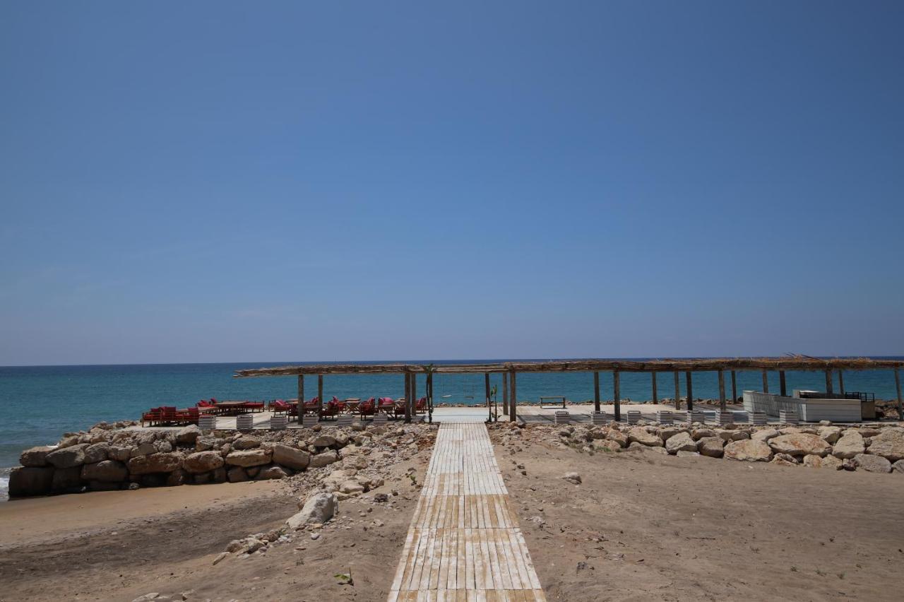 Lost At Sea Hotel Damur Kültér fotó